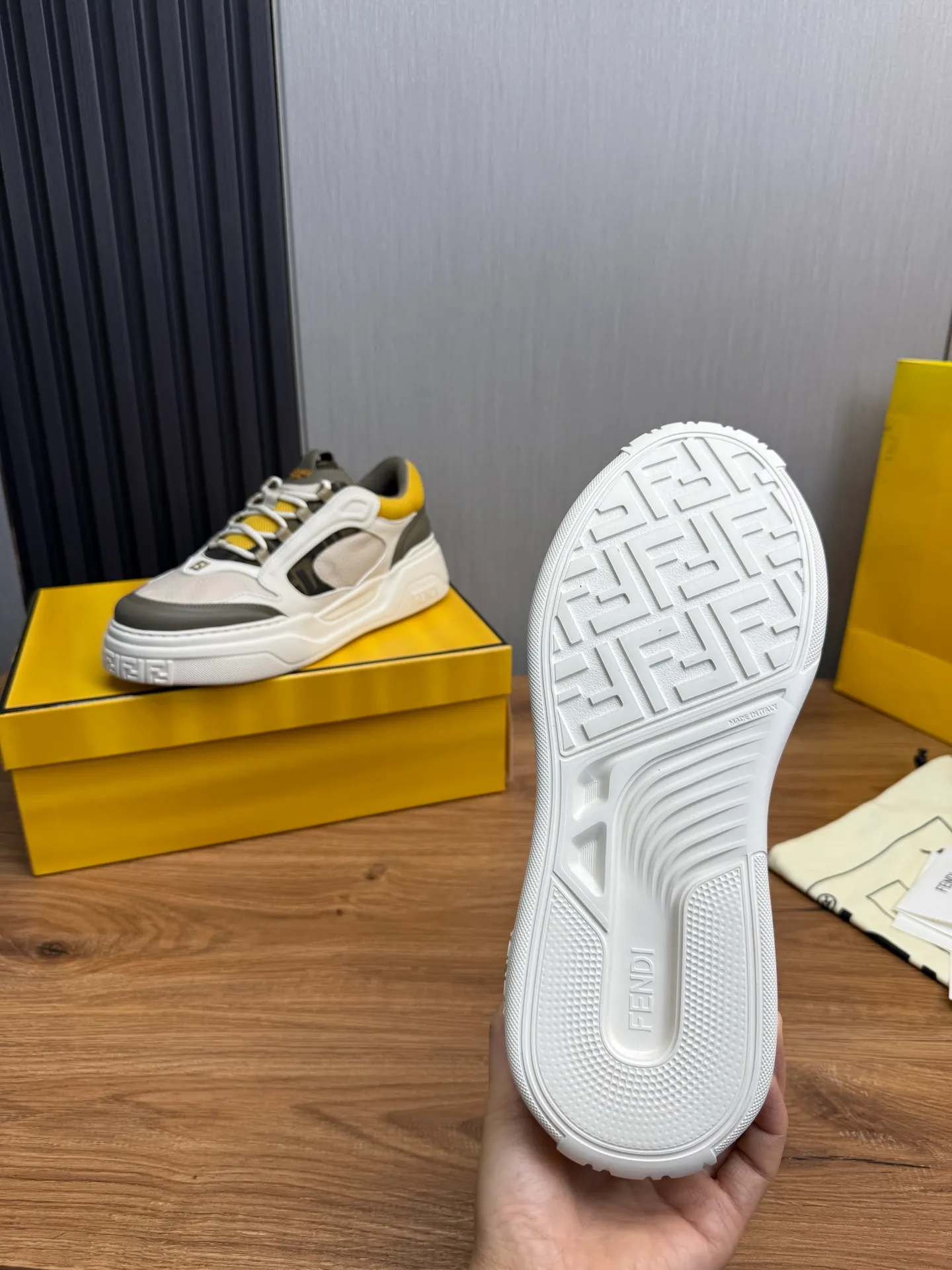 Men's shoes 💰780💰 Fendi (FENDI) men's model official website 1:1 replica ⬆️ The latest hot sale 🔥Original cowhide stitching - Comfortable mesh lining Original outsole ✅Ready stock 38-45 (38.45 non-refundable)